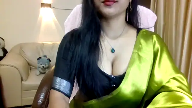 Queenhimanshi online show from April 2026 07:22:01 PM