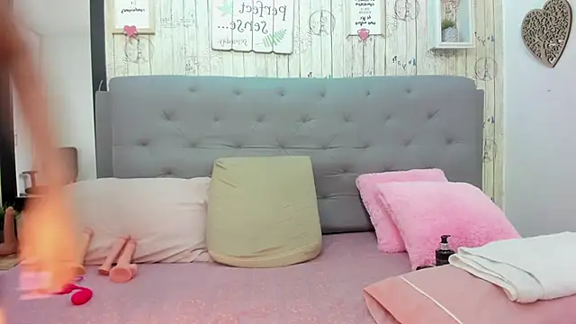 Snapshot of Antonella_Montanari chatting on March 2025 11:31:01 PM Antonella Montanari online show from March 2025 11:31:01 PM