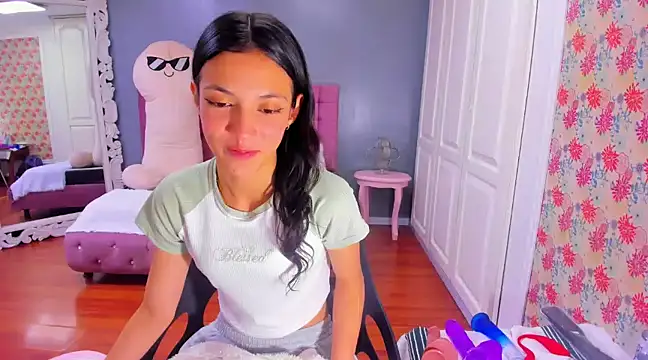 Snapshot of Iris_Stone_ chatting on January 2025 01:43:01 PM Iris Stone online show from January 2025 01:43:01 PM