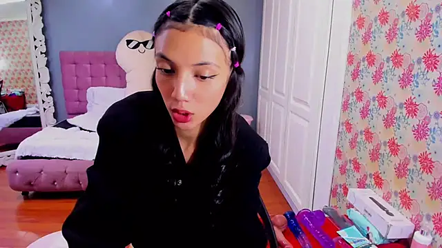 Snapshot of Iris_Stone_ chatting on March 2025 09:05:02 PM Iris Stone online show from March 2025 09:05:02 PM