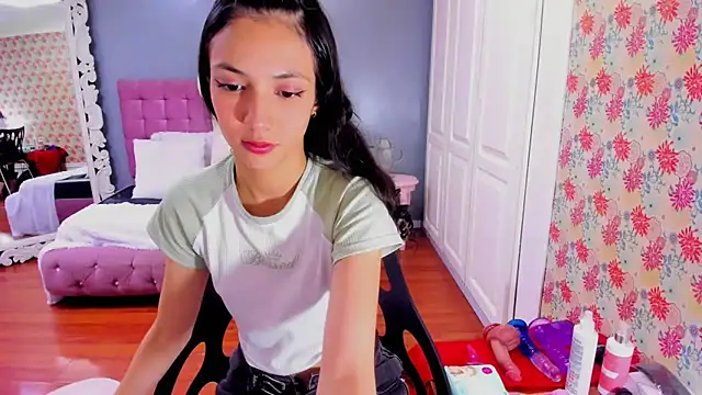 Snapshot of Iris_Stone_ chatting on March 2025 05:04:02 PM Iris Stone online show from March 2025 05:04:02 PM