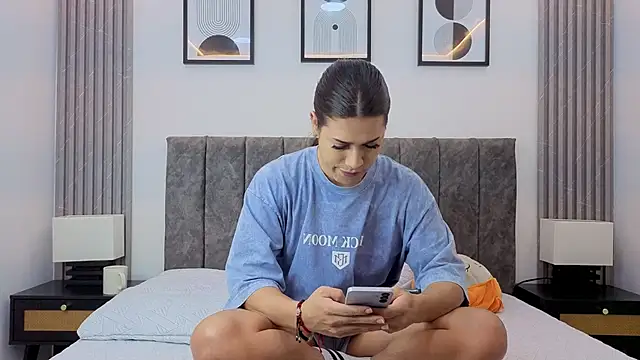 Luciana Ortiz1 online show from February 2026 01:42:01 PM