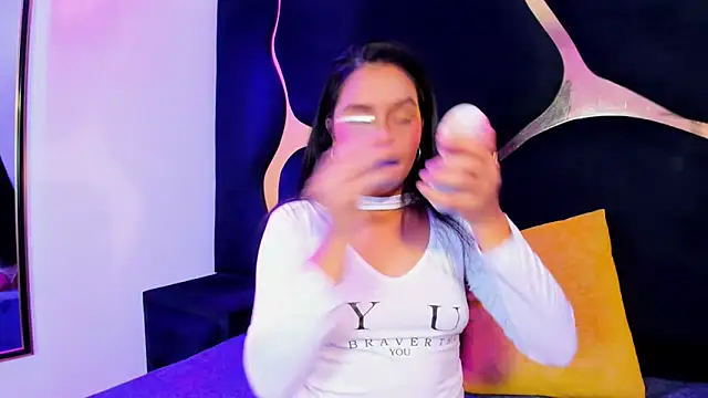 Snapshot of Ivanna18_x chatting on October 2025 03:59:01 AM Ivanna18 x online show from October 2025 03:59:01 AM