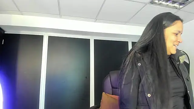 Snapshot of Ivanna18_x chatting on October 2025 03:54:02 AM Ivanna18 x online show from October 2025 03:54:02 AM