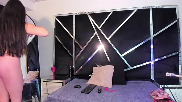 Snapshot of Ivanna18_x chatting on November 2025 03:29:02 AM Ivanna18 x online show from November 2025 03:29:02 AM