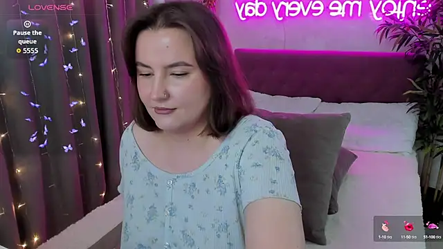 FeralPeach online show from September 2025 06:13:01 AM