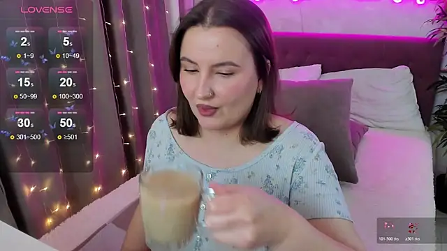 FeralPeach online show from November 2025 05:10:01 AM