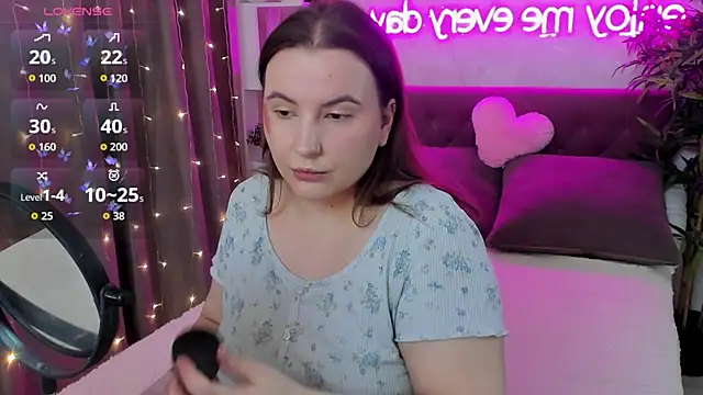 FeralPeach online show from April 2026 03:49:02 AM