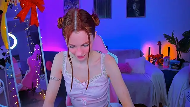 Snapshot of Alyssa_Smitt chatting on February 2025 02:30:01 AM Alyssa Smitt online show from February 2025 02:30:01 AM