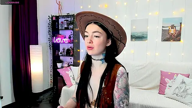 Snapshot of Magic_Allie chatting on January 2025 07:50:02 PM Magic Allie online show from January 2025 07:50:02 PM