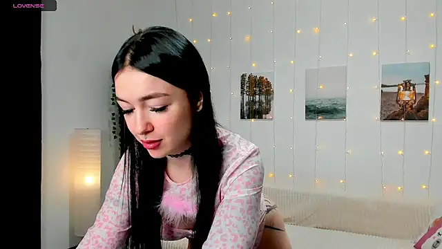 Snapshot of Magic_Allie chatting on March 2025 07:25:01 PM Magic Allie online show from March 2025 07:25:01 PM