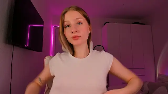 Eva Davi online show from January 2025 05:05:01 AM