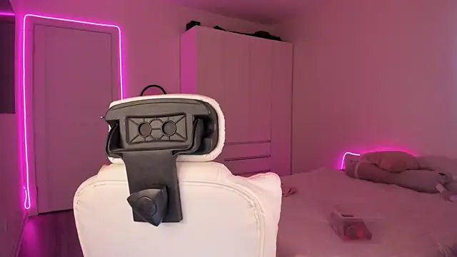 Eva Davi online show from February 2025 01:47:02 AM