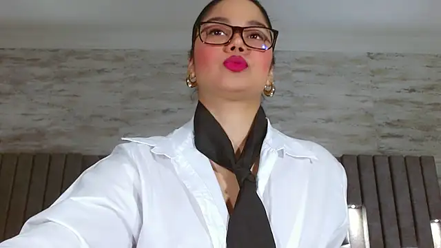 Snapshot of JasmineMoore chatting on November 2025 09:58:01 PM JasmineMoore online show from November 2025 09:58:01 PM