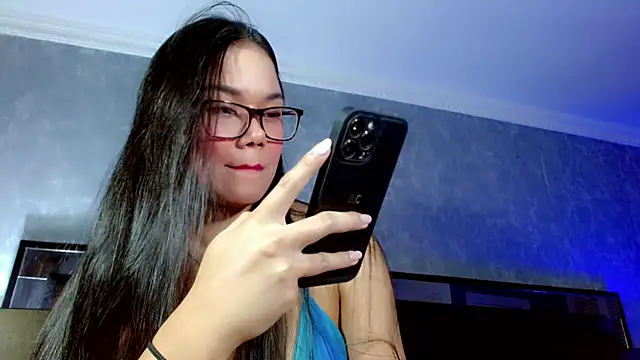 Snapshot of JasmineMoore chatting on June 2026 10:01:02 PM JasmineMoore online show from June 2026 10:01:02 PM