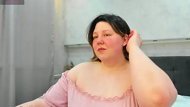 Ruth Oliver online show from June 2026 01:07:02 AM