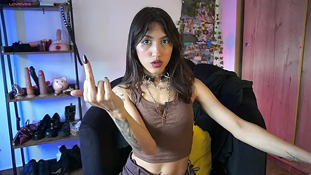 MissKorah online show from November 2025 07:25:01 PM