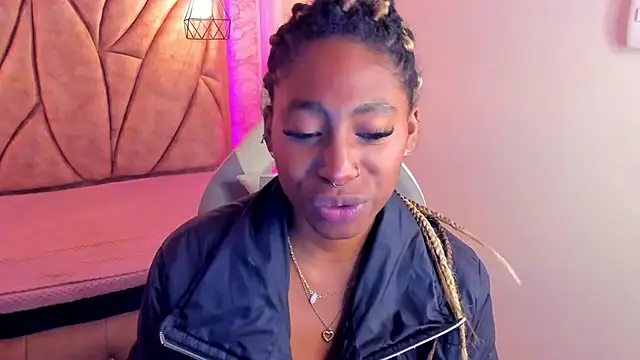 Queen perla  online show from January 2025 04:00:02 PM