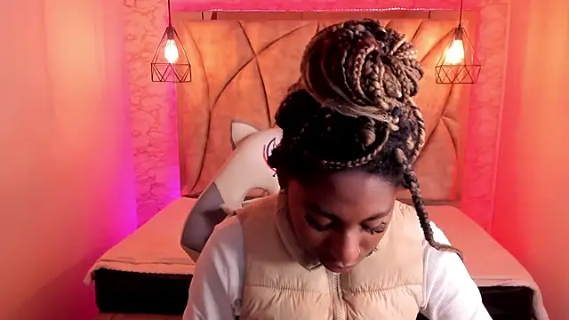 Queen perla  online show from February 2025 03:10:02 AM