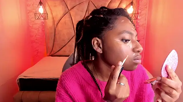 Queen perla  online show from February 2025 12:36:02 PM