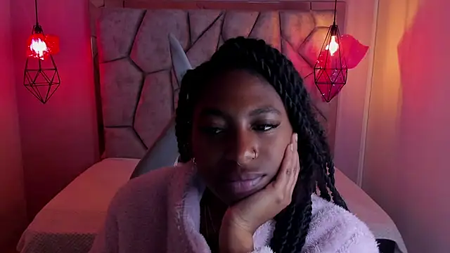 Queen perla  online show from March 2025 12:23:02 PM