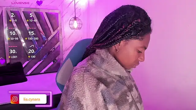 Queen perla  online show from October 2025 01:42:01 PM