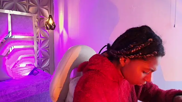 Queen perla  online show from March 2026 12:12:02 PM