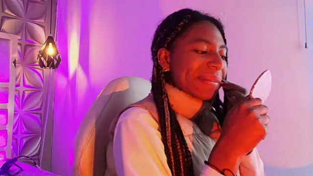 Queen perla  online show from March 2026 12:23:01 PM