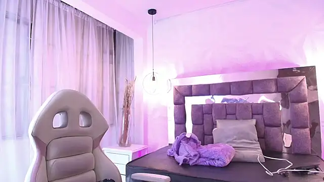 Queen perla  online show from June 2026 12:07:02 PM