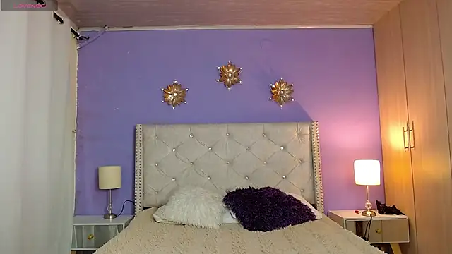 Snapshot of Kim_and_Mia chatting on September 2025 11:48:01 AM Kim and Mia online show from September 2025 11:48:01 AM