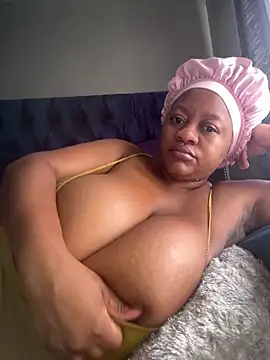 Chubbykarisma27 online show from February 2026 06:56:01 AM