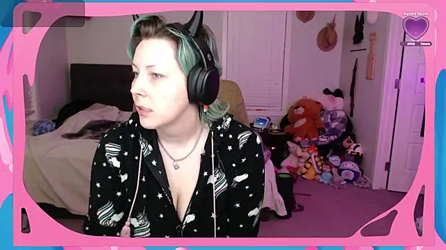 Snapshot of CirqueNoirBlu chatting on October 2025 02:53:01 AM CirqueNoirBlu online show from October 2025 02:53:01 AM