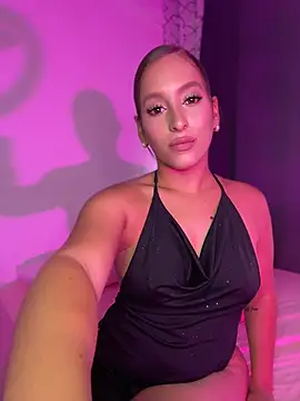 Agnescruzz online show from July 2026 06:52:01 AM