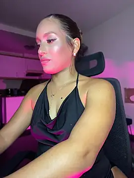 Agnescruzz online show from July 2026 04:37:02 PM