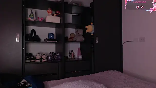 Snapshot of Your_rosalie chatting on October 2025 04:23:02 AM Your rosalie online show from October 2025 04:23:02 AM