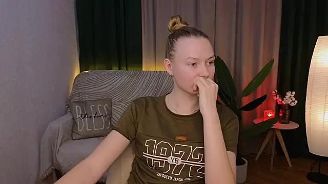 CarolynCohen   online show from December 2024 04:58:02 AM