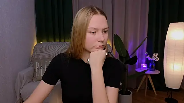 CarolynCohen   online show from December 2024 04:56:01 AM