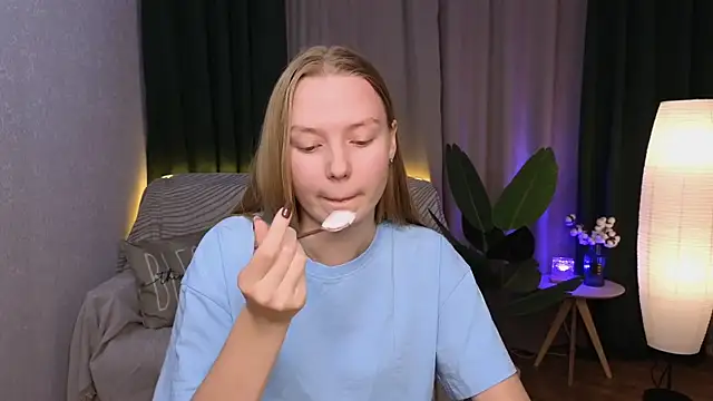 CarolynCohen   online show from December 2024 10:28:02 AM