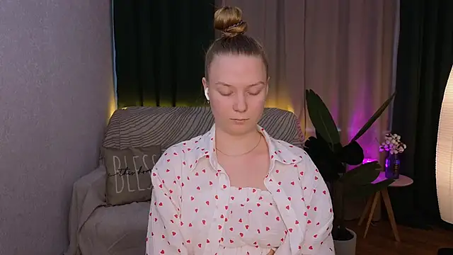 CarolynCohen   online show from February 2025 05:08:01 AM