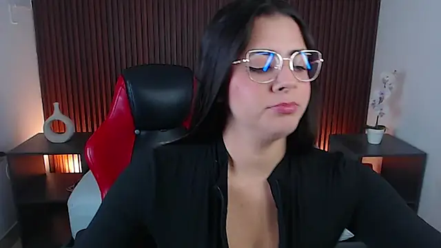 lizowenn  online show from January 2025 12:13:01 PM