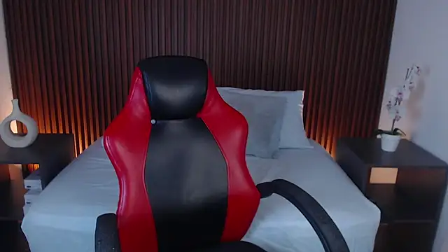 lizowenn  online show from March 2025 12:15:02 PM