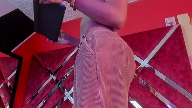 Snapshot of Scarlett_Hot5 chatting on September 2025 08:34:02 PM Scarlett Hot5 online show from September 2025 08:34:02 PM