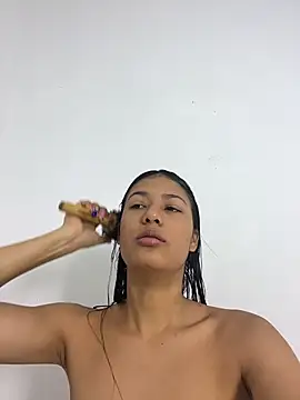 Snapshot of Valentinabaker chatting on October 2025 10:06:01 AM Valentinabaker online show from October 2025 10:06:01 AM