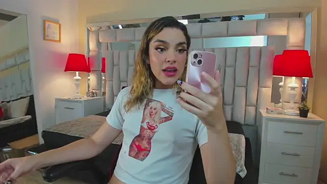 Snapshot of mariiahneedles chatting on January 2025 08:04:02 PM mariiahneedles online show from January 2025 08:04:02 PM