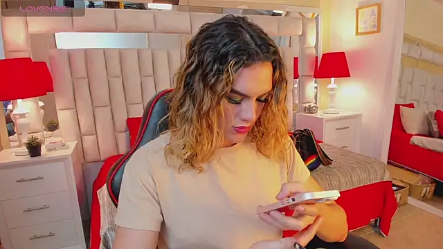 Snapshot of mariiahneedles chatting on January 2025 08:33:01 PM mariiahneedles online show from January 2025 08:33:01 PM