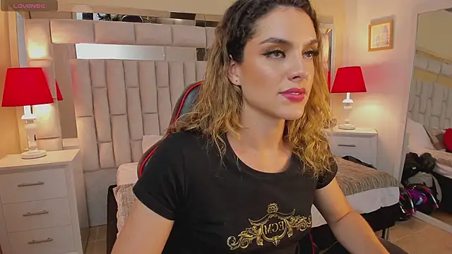 Snapshot of mariiahneedles chatting on February 2025 02:44:02 AM mariiahneedles online show from February 2025 02:44:02 AM