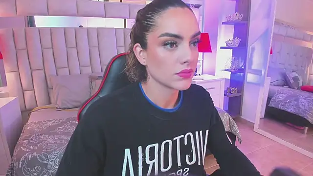 Snapshot of mariiahneedles chatting on March 2025 01:05:01 AM mariiahneedles online show from March 2025 01:05:01 AM