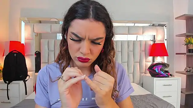 Snapshot of mariiahneedles chatting on November 2025 11:05:01 PM mariiahneedles online show from November 2025 11:05:01 PM