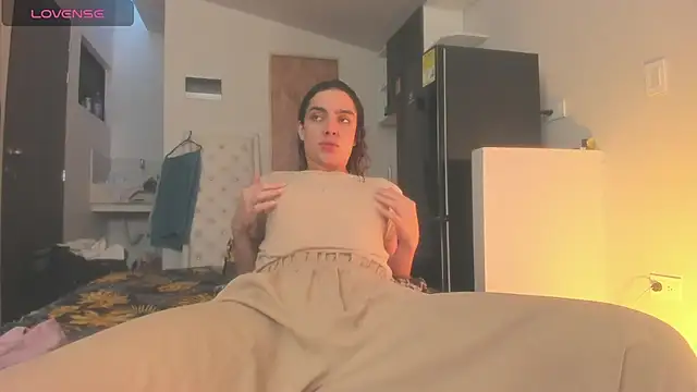 mariiahneedles online show from June 2026 11:20:01 PM