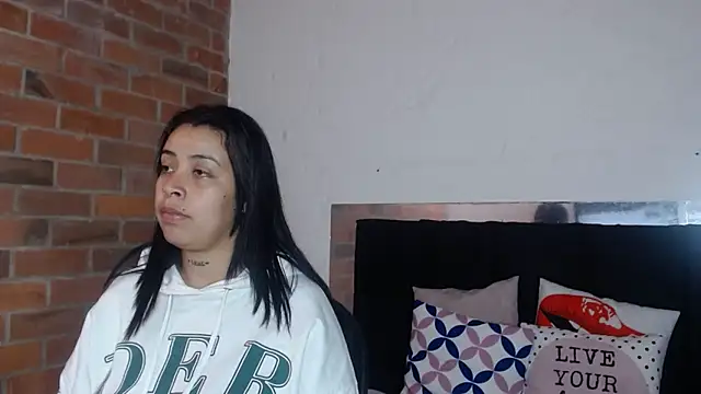 salome  hills1 online show from November 2025 01:32:02 PM